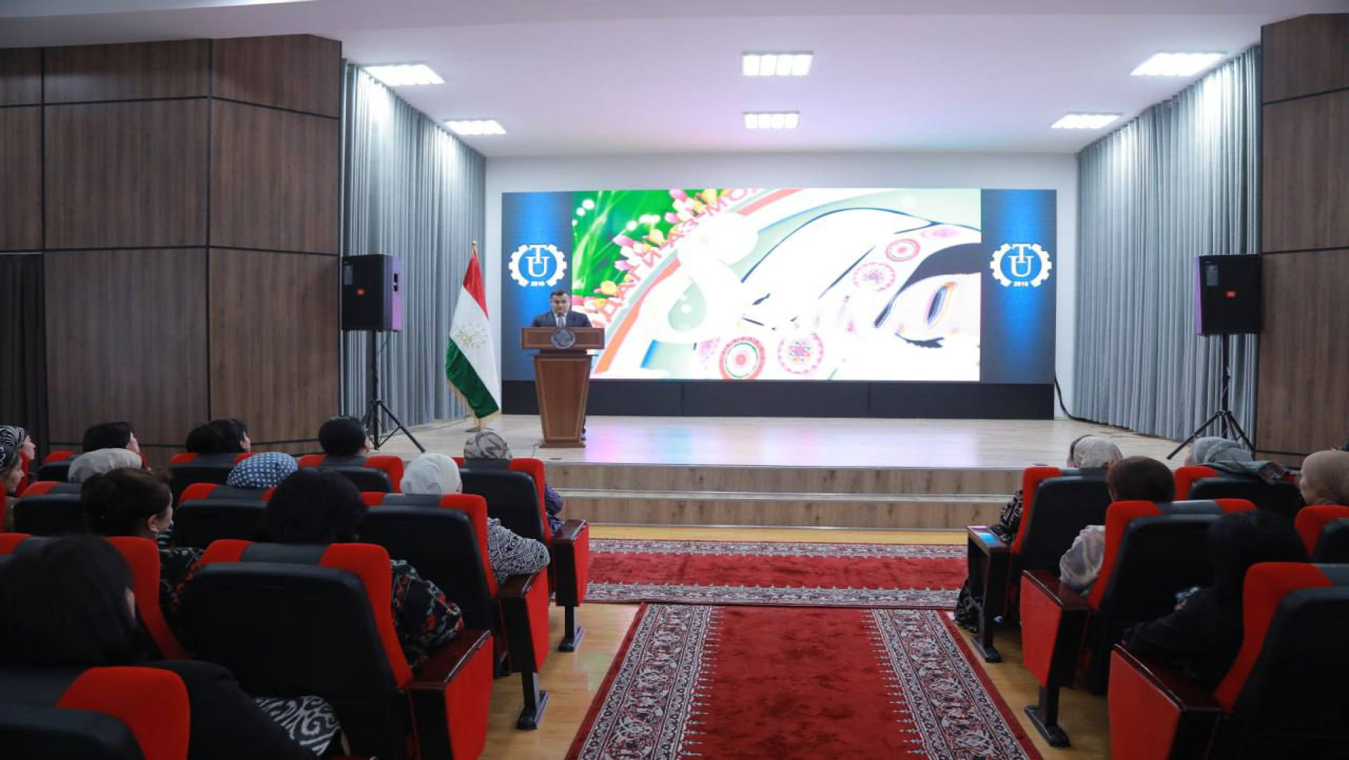 ҲАМОИШИ ИДОНА БАХШИДА БА РӮЗИ МОДАР