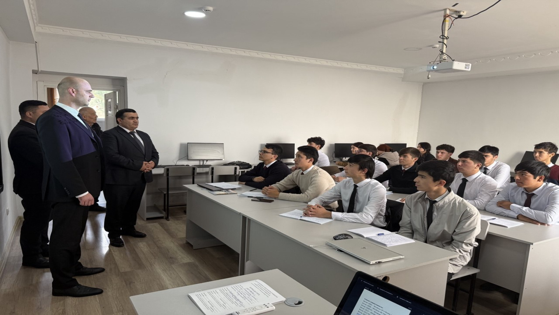 БОЗДИДИ ДИРЕКТОРИ ДОНИШКАДА АЗ ФАКУЛТЕТИ ТЕХНОЛОГИЯҲОИ РАҚАМӢ