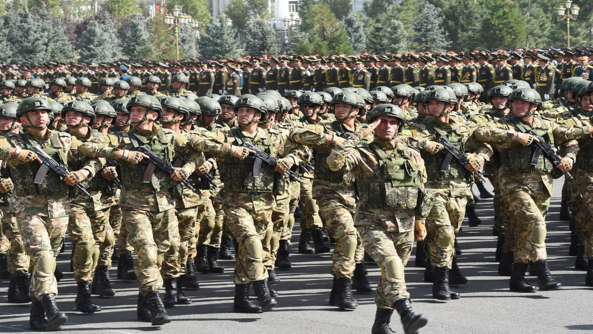 ҲАР ЯК ШАҲРВАНД ДАР ТАҲКИМИ АМНУ СУБОТ, ЭҲТИРОМИ ҚОНУН ВА ҲИФЗИ МАНФИАТҲОИ МИЛЛӢ САҲМГУЗОР БОШАД