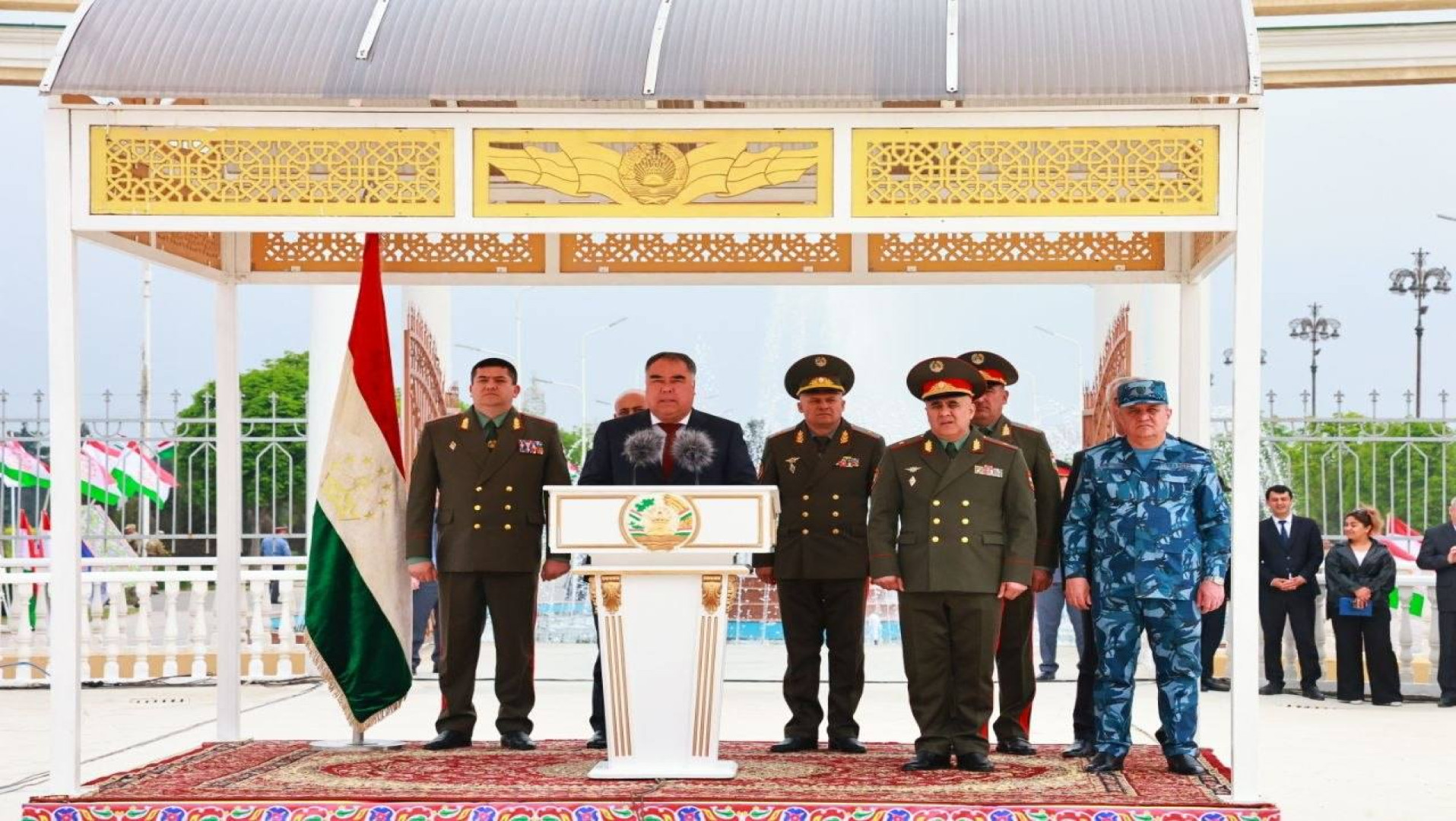 ИШТИРОКИ УСТОДОНУ ДОНИШҶӮЁН ДАР МАРОСИМИ ГУСЕЛИ ДАЪВАТШАВАНДАГОН БА ХИЗМАТИ ҲАРБӢ